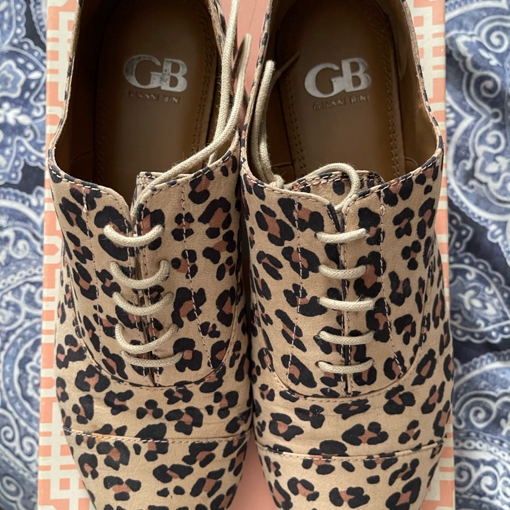 Gianni Bini - Leopard Print Tom-Boy Shoes - Size: 9.5